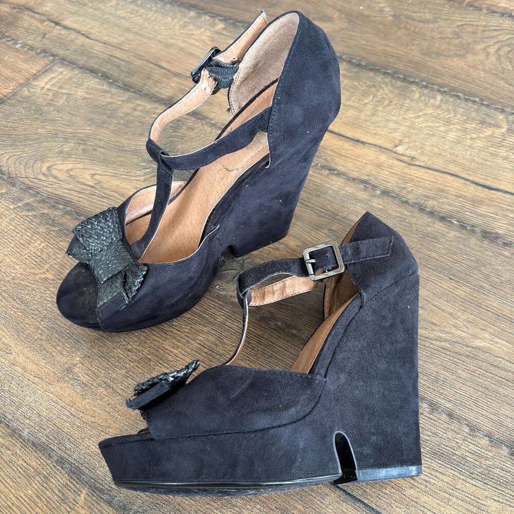 Crown Vintage T-Strap Vintage Wedge Heel